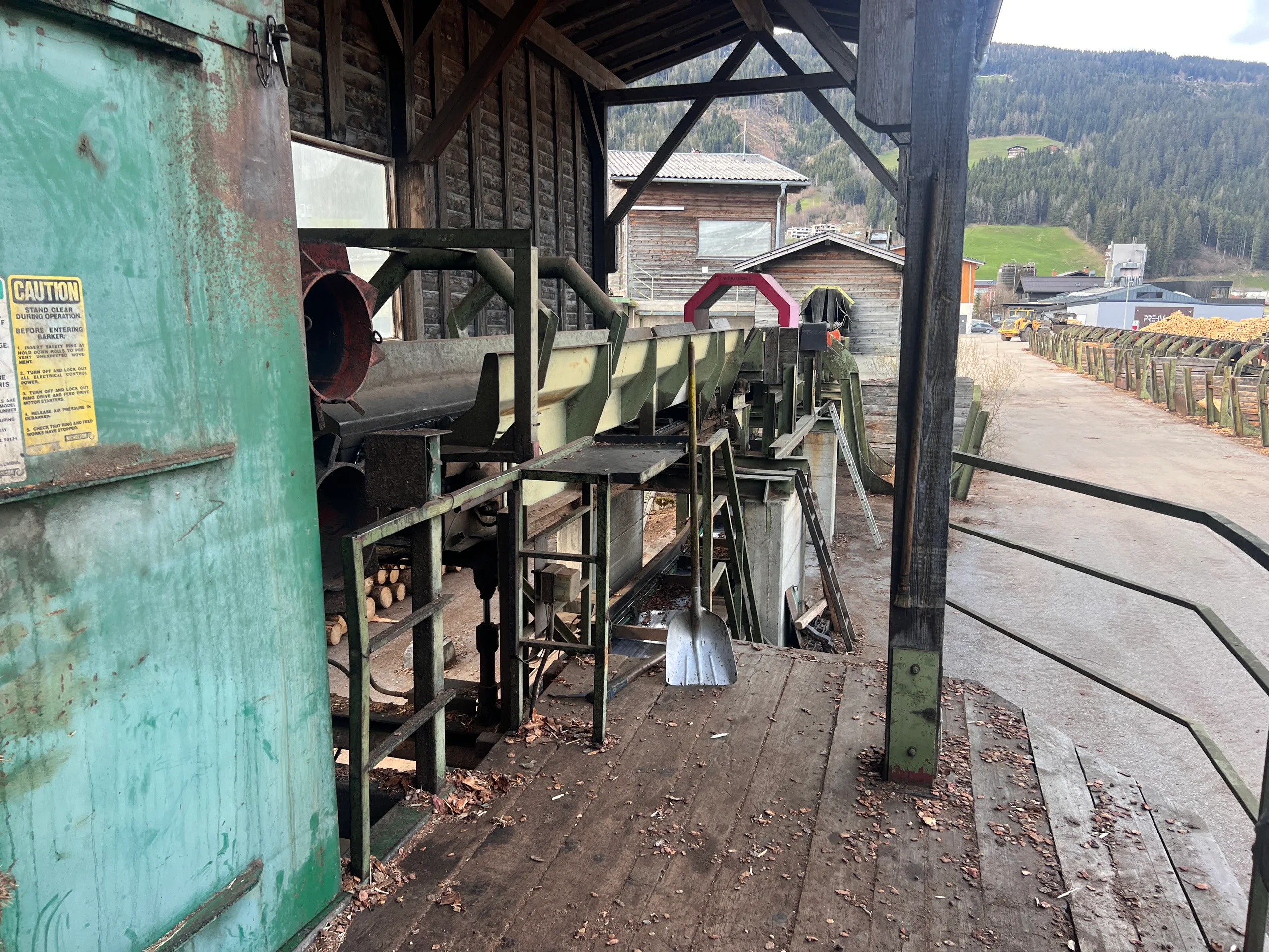 Installation de triage des grumes avec écorçage - Image 5