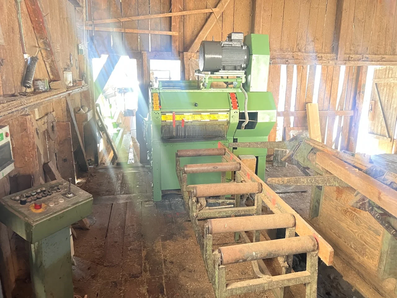 Scie de délignage et de reprise