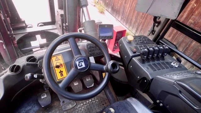 Chariot élévateur frontal - Image 3